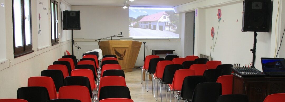 Salle de CULTE réunions chrétiennes évangéliques